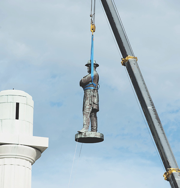 General Lee plucked from perch in New Orleans. October 2017